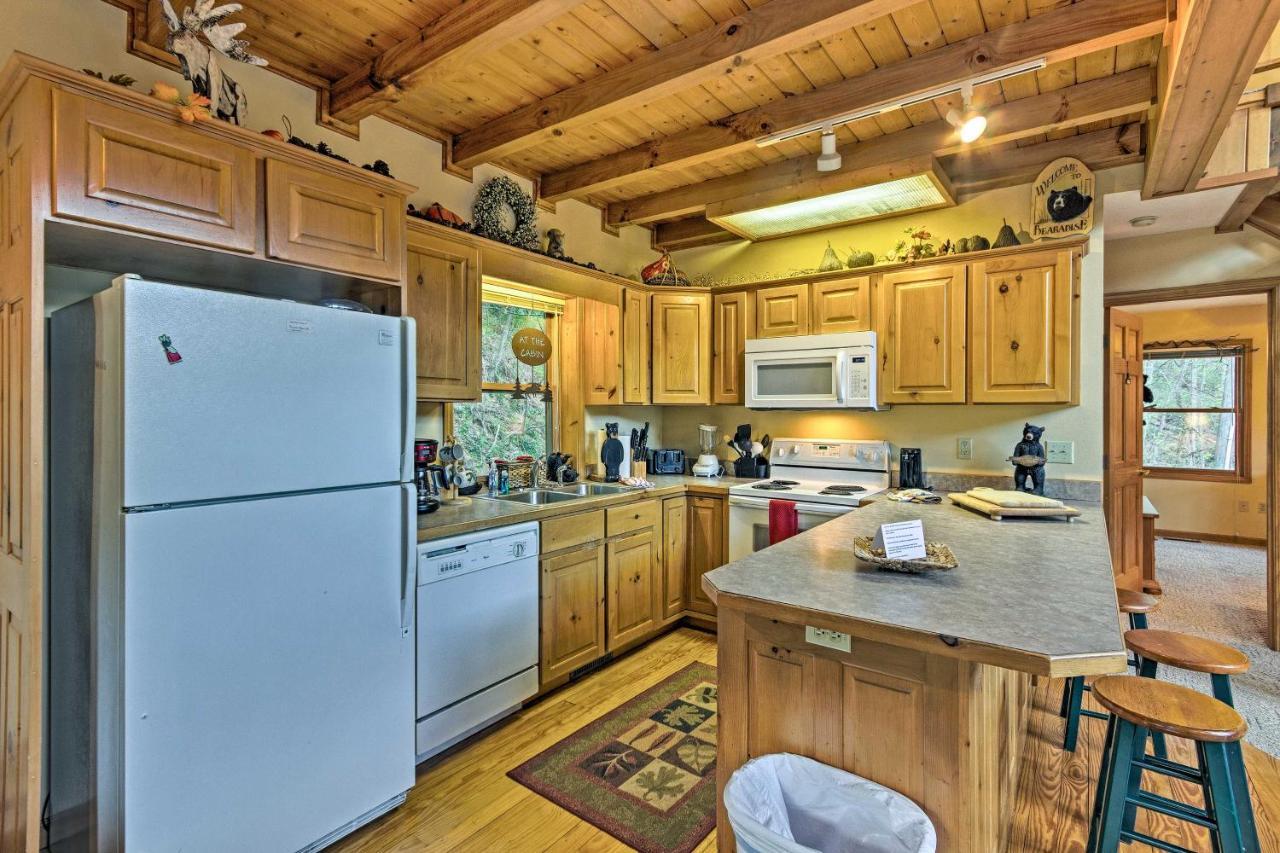 Spacious Maggie Valley Cabin With Hot Tub And Mtn View Exterior photo