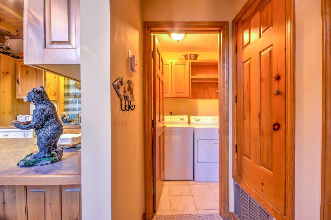 Spacious Maggie Valley Cabin With Hot Tub And Mtn View Exterior photo